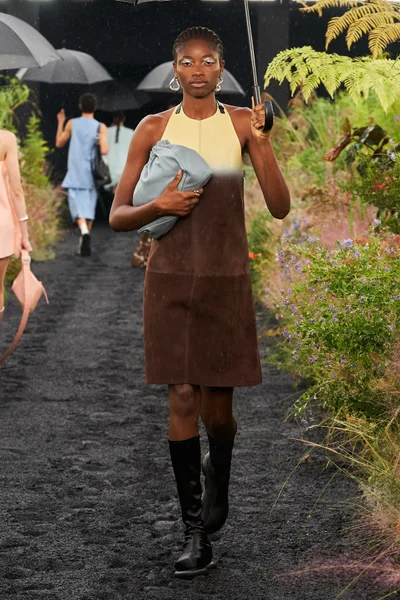 Look 18